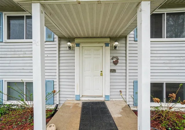 Listing Photo 4 - Condo for sale in building located at 46131 S Lakeshore Dr, Lawrence, MI 49064
