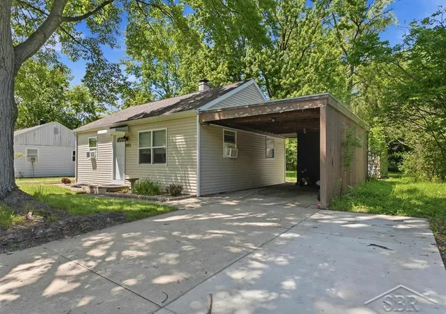 Homes for sale in Midland, MI | 1013 E St Andrews Rd, Midland, MI 48642 | MLS# 50212697