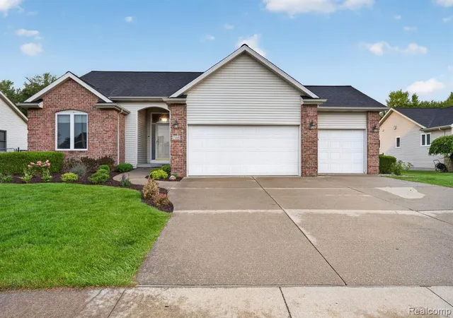 Photo 1 of Sale Pending at 7168 Parkridge Pkwy, Swartz Creek, MI 48473 1562 | MLS# 61025299 | Listing updated on 2026-09-13