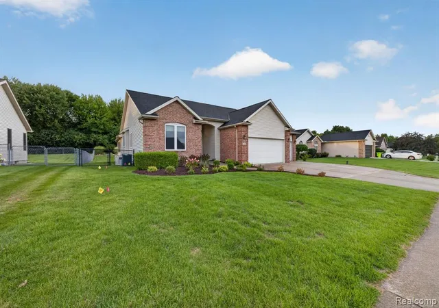 Photo 3 of Sale Pending at 7168 Parkridge Pkwy, Swartz Creek, MI 48473 1562 | MLS# 61025299 | Listing updated on 2026-09-13