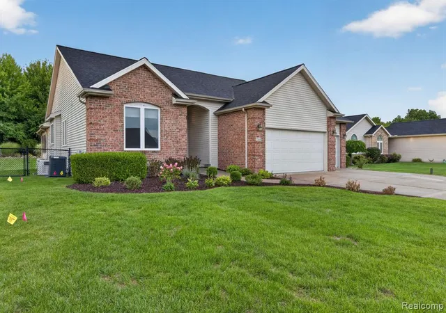 Photo 4 of Sale Pending at 7168 Parkridge Pkwy, Swartz Creek, MI 48473 1562 | MLS# 61025299 | Listing updated on 2026-09-13