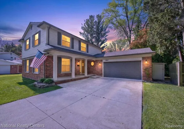Homes for sale in Livonia, MI | 35037 Ellen Ct, Livonia, MI 48154 | MLS# 60991019
