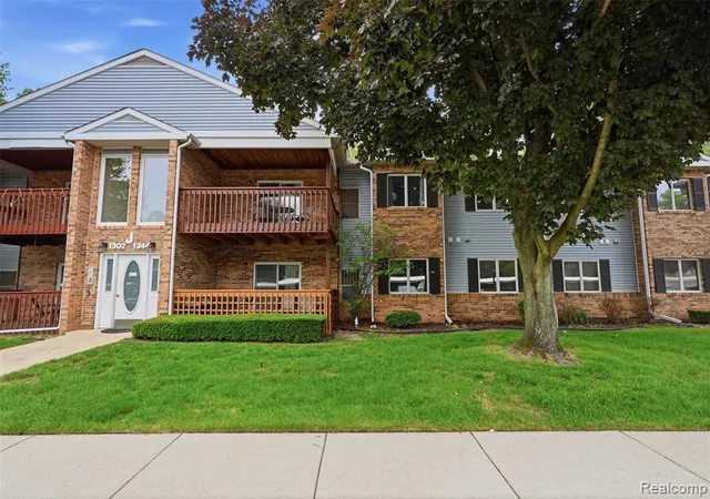 Homes for sale in Westland, MI | 1326 Shoemaker Dr #52, Westland, MI 48185 | MLS# 61006510