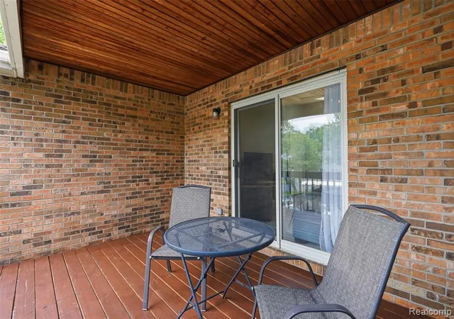 Homes for sale in Westland, MI | 1326 Shoemaker Drive, Westland, MI 48185 | Houzeo