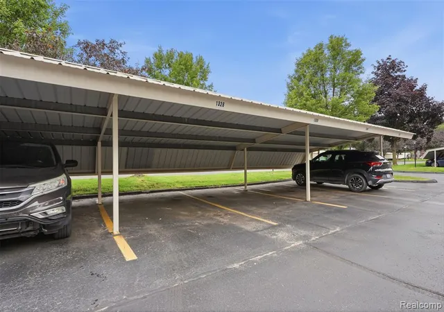 Homes for sale in Westland, MI | 1326 Shoemaker Dr #52, Westland, MI 48185 | MLS# 61006510