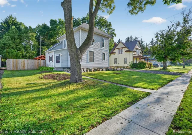 Photo 3 of Sale Pending at 303 North St, Yale, MI 48097 2957 | MLS# 61024630 | Listing updated on 2026-08-29