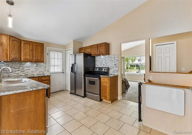 Photo 5 of Sale Pending at 50577 Bower Dr, Chesterfield, MI 48047 | MLS# 61021221 | Listing updated on 2026-09-06