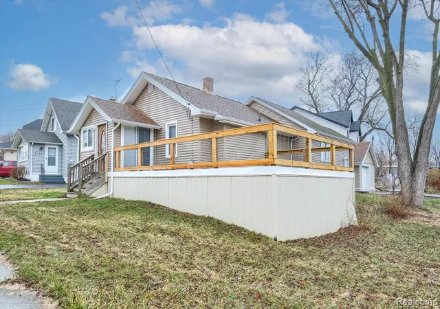 Homes for sale in Burton, MI | 2127 Kenneth St, Burton, MI 48529 | MLS# 60994157