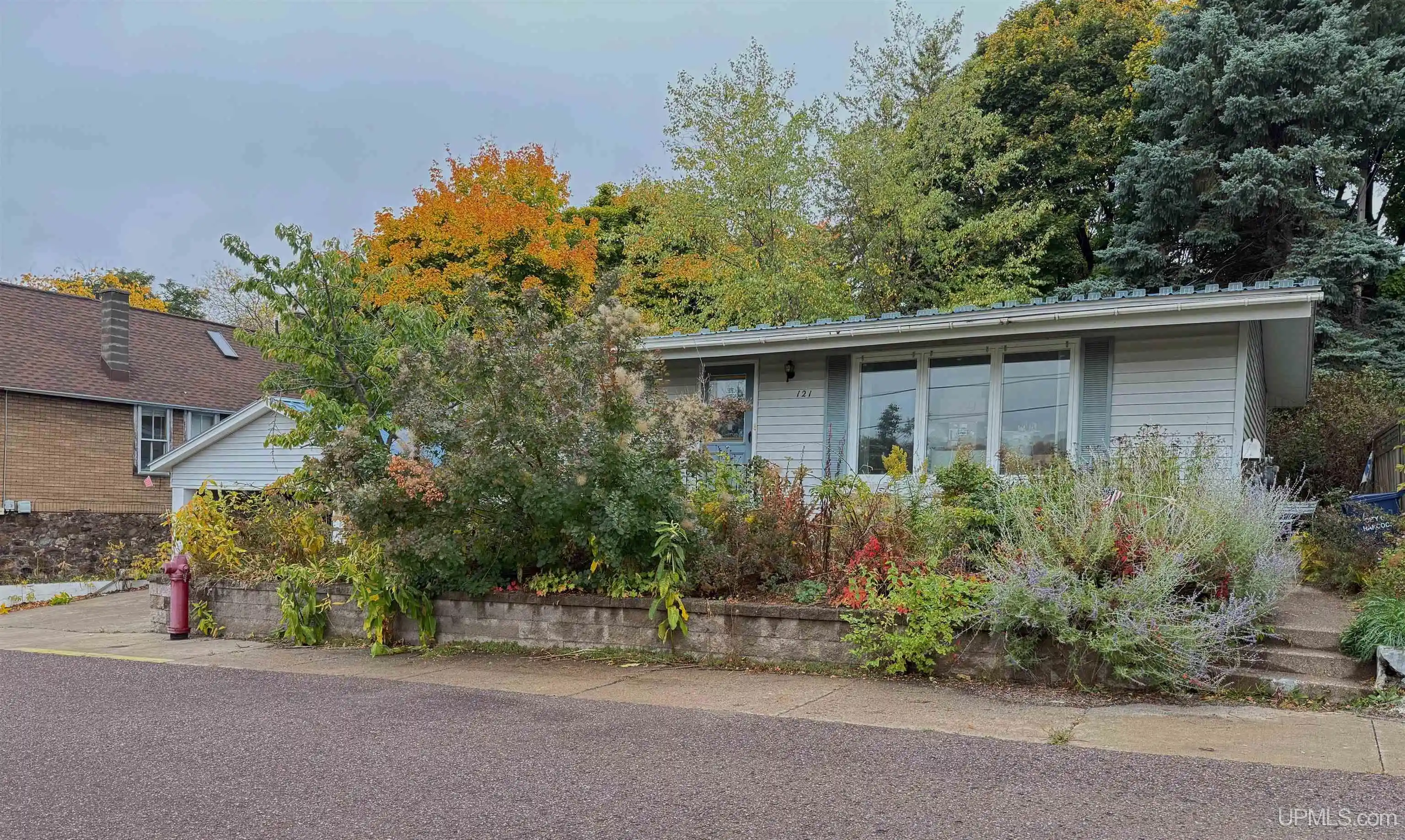 Photo 1 of Single family home for sale at 121 Water St, Hancock, MI 49930 | MLS# 50224997 | Listing updated on 2026-10-28
