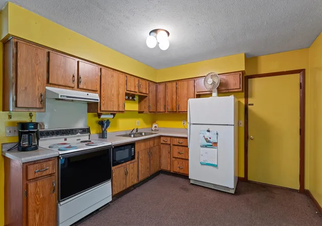 Photo 3 of Sale Pending at 19070 State Line Rd, Edwardsburg, MI 49112 | MLS# 70552663 | Listing updated on 2026-08-29