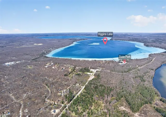 Homes for sale in Roscommon, MI | 110 Wendy Ln, Roscommon, MI 48653 | MLS# 60993981