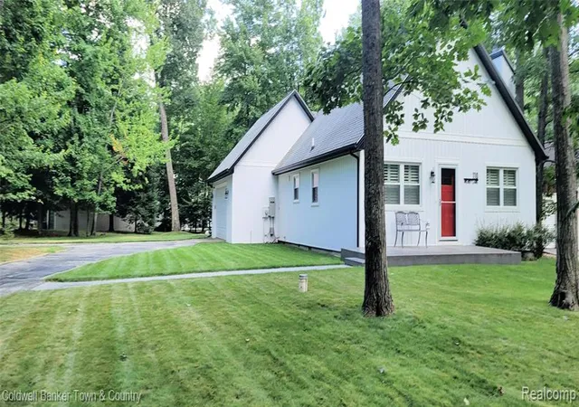 Homes for sale in Roscommon, MI | 110 Wendy Ln, Roscommon, MI 48653 | MLS# 60993981