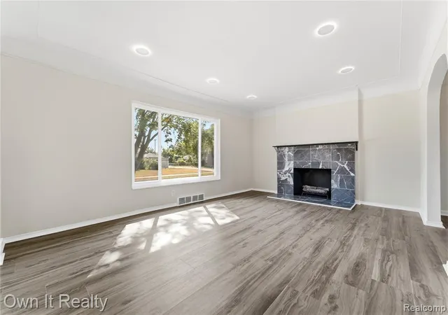 Photo 4 of Sale Pending at 8345 Sorrento St, Detroit, MI 48228 4028 | MLS# 61024862 | Listing updated on 2026-09-15