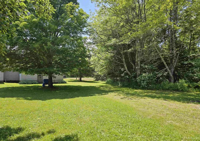 2nd image of 1694w Quarry Rd, Gulliver, MI 49840 | MLS# 50207563