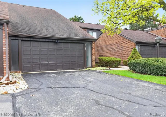 2nd image of 3124 Lindenwood Dr, Dearborn, MI 48120 | MLS# 60986154