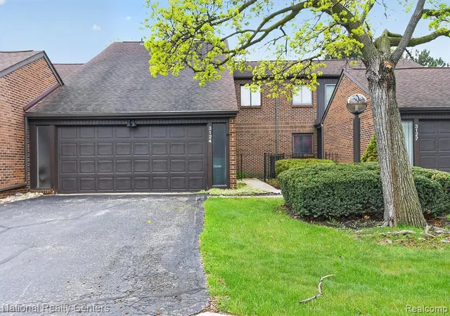 4th image of 3124 Lindenwood Dr, Dearborn, MI 48120 | MLS# 60986154