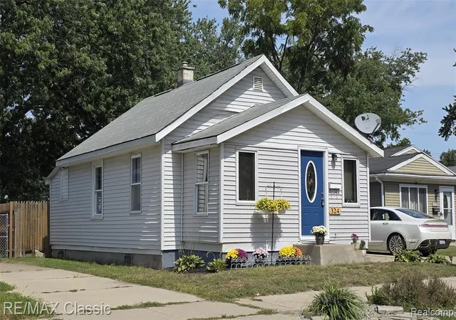 Photo 2 of Single family home for sale at 324 W Hudson Ave, Madison Heights, MI 48071 | MLS# 61026024 | Listing updated on 2026-09-01