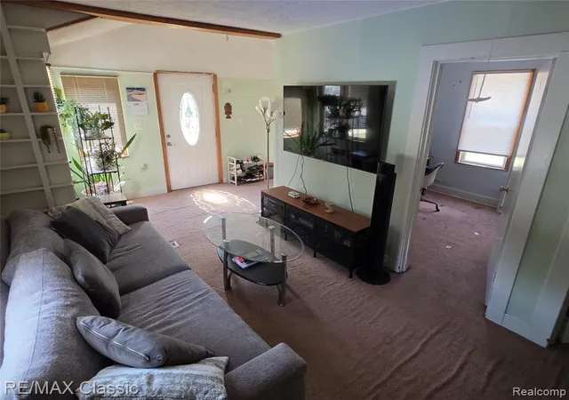 Photo 5 of Single family home for sale at 324 W Hudson Ave, Madison Heights, MI 48071 | MLS# 61026024 | Listing updated on 2026-09-01