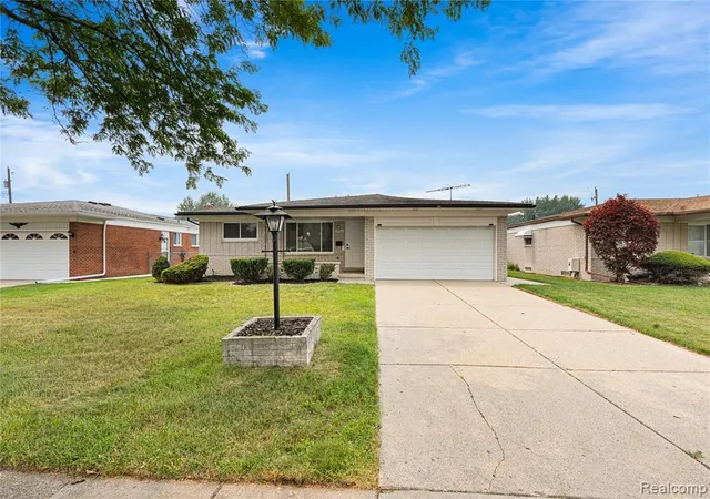 Photo 2 of Sale Pending at 35203 Eden Park Dr, Sterling Heights, MI 48312 | MLS# 61018331 | Listing updated on 2026-08-26