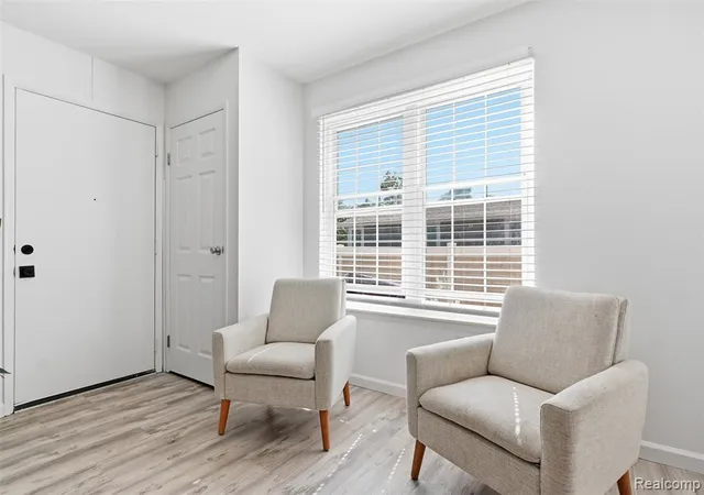 Listing Photo 5 - Condo for sale in building located at 39625 Vlg Wood Ln, Novi, MI 48375