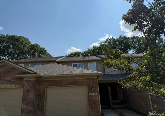Homes for sale in Livonia, MI | 9066 Newport Wy #11, Livonia, MI 48150 | MLS# 60923619