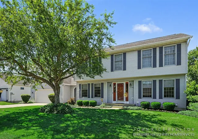 Homes for sale in Kentwood, MI | 2276 Old Dominion Ct, Kentwood, MI 49508 | MLS# 70539277