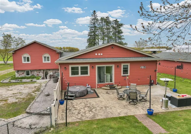 Photo 4 of Sale Pending at 7051 N 7 Mile Rd, Lake City, MI 49651 | MLS# 70541257 | Listing updated on 2026-07-27