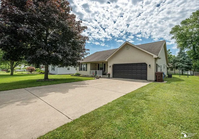 Homes for sale in Monroe, MI | 2954 5th St, Monroe, MI 48162 | MLS# 50213084