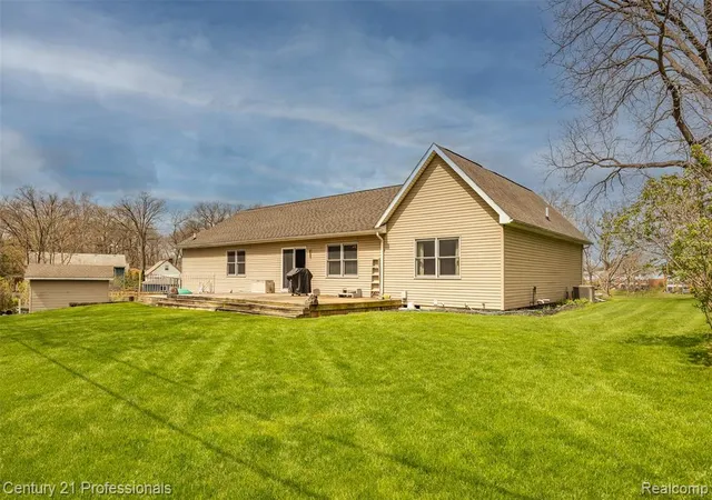 Homes for sale in Waterford, MI | 6591 Windiate Rd, Waterford, MI 48329 | MLS# 60987930