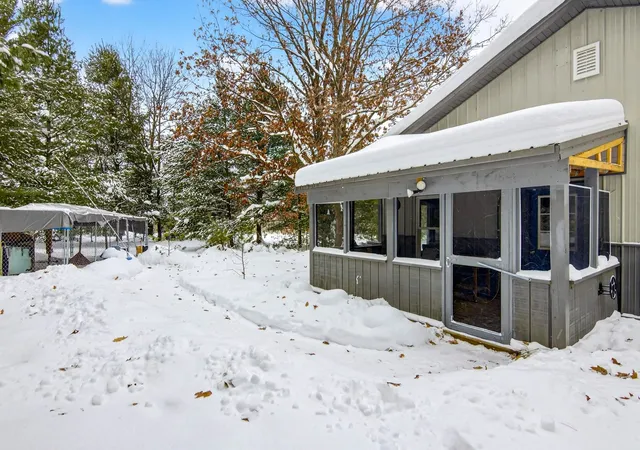 Homes for sale in Interlochen, MI | 11775 Country Acres Dr, Interlochen, MI 49643 | MLS# 80069823