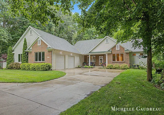 3rd image of 5577 Fieldstone Ct, Middleville, MI 49333 | MLS# 70540017
