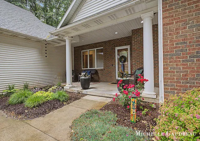 4th image of 5577 Fieldstone Ct, Middleville, MI 49333 | MLS# 70540017