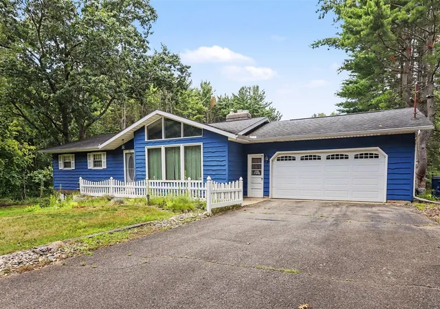 Photo 3 of Single family home for sale at 8374 W Q Ave, Mattawan, MI 49071 | MLS# 70549784 | Listing updated on 2026-08-25