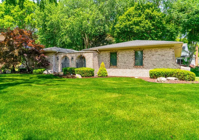 3rd image of 5097 Collington Dr, Troy, MI 48098 | MLS# 70537873