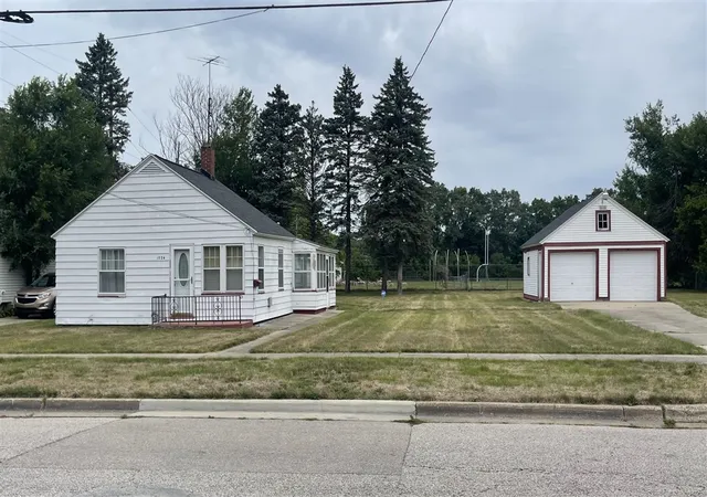 1st image of 1024 Amity Ave, Muskegon, MI 49442 | MLS# 70554194