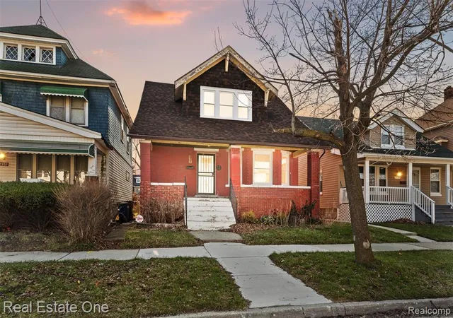 1st image of 2965 Fischer St, Detroit, MI 48214 1806 | MLS# 61009603