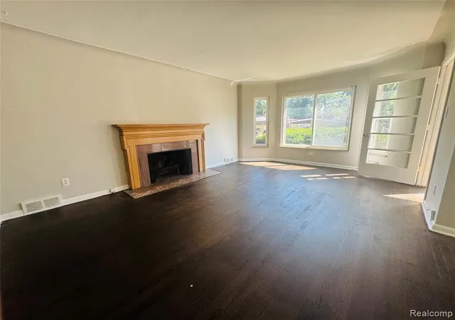 Photo 2 of Sale Pending at 19483 Birwood St, Detroit, MI 48221 1435 | MLS# 61024774 | Listing updated on 2026-09-11