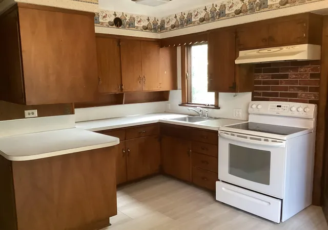 Photo 3 of Single family home for sale at 1800 Kosciuszko Ave, Bay City, MI 48708 | MLS# 50217686 | Listing updated on 2026-08-07