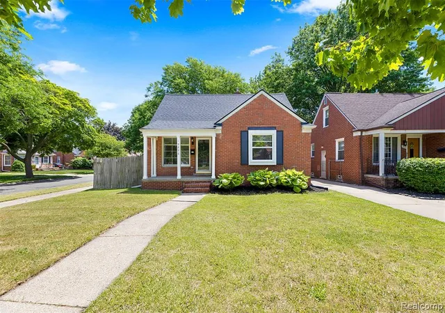 Homes for sale in Harper Woods, MI | 19296 Berden St, Harper Woods, MI 48225 | MLS# 61003089