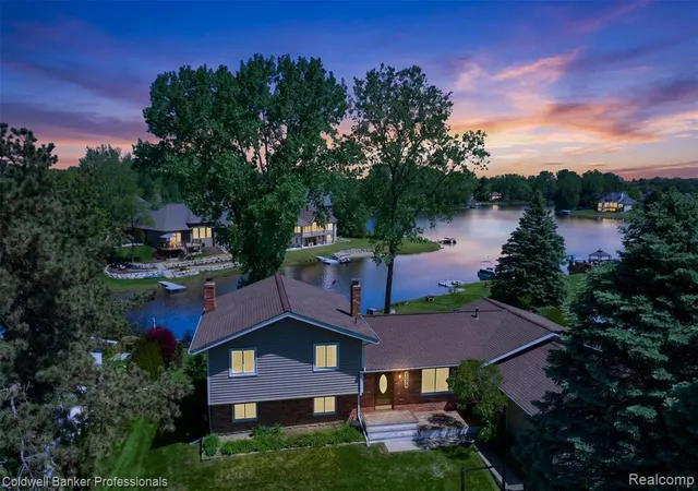 Homes for sale in Oxford, MI | 1844 Harwood Dr, Oxford, MI 48371 | MLS# 60997558