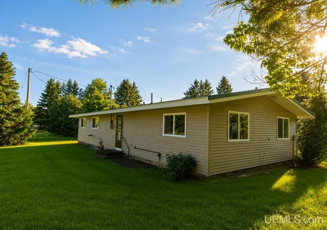 Photo 3 of Single family home for sale at 106 Hemlock St, Trout Creek, MI 49967 | MLS# 50210784 | Listing updated on 2026-08-18