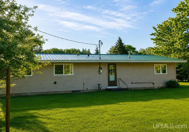 Photo 4 of Single family home for sale at 106 Hemlock St, Trout Creek, MI 49967 | MLS# 50210784 | Listing updated on 2026-08-18