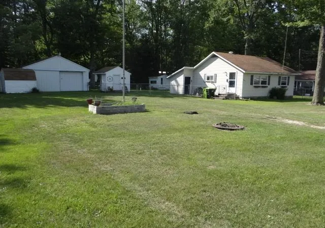 1st image of 4507 4508 Lakeview Dr, Beaverton, MI 48612 | MLS# 50218870