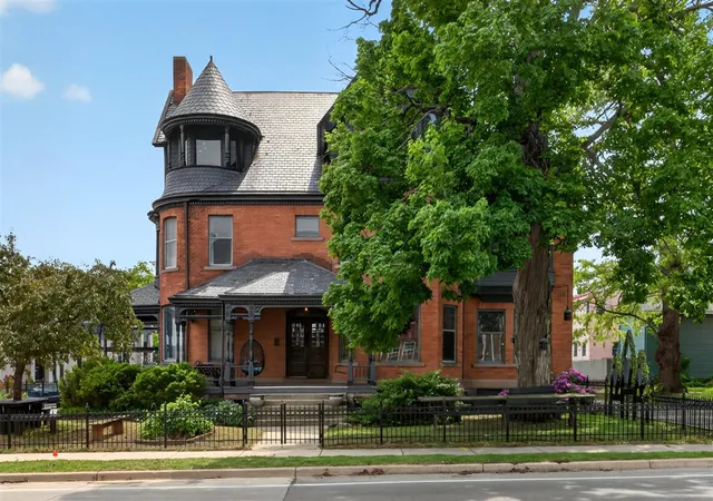 1st image of 505 Wildwood Ave, Jackson, MI 49201 | MLS# 70536295