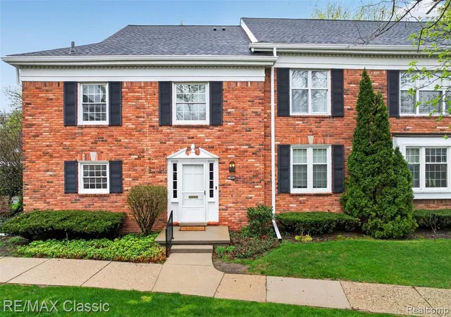 Homes for sale in Bloomfield Hills, MI | 1460 Trailwood Path, Bloomfield Hills, MI 48301 | MLS# 60984958