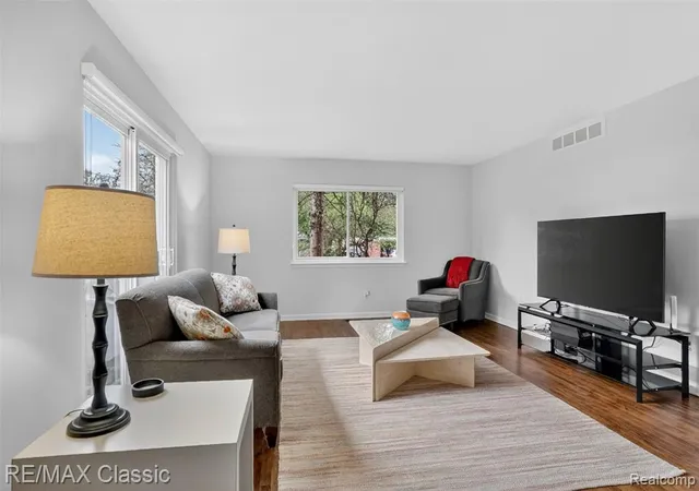 Homes for sale in Bloomfield Hills, MI | 1460 Trailwood Path, Bloomfield Hills, MI 48301 | MLS# 60984958