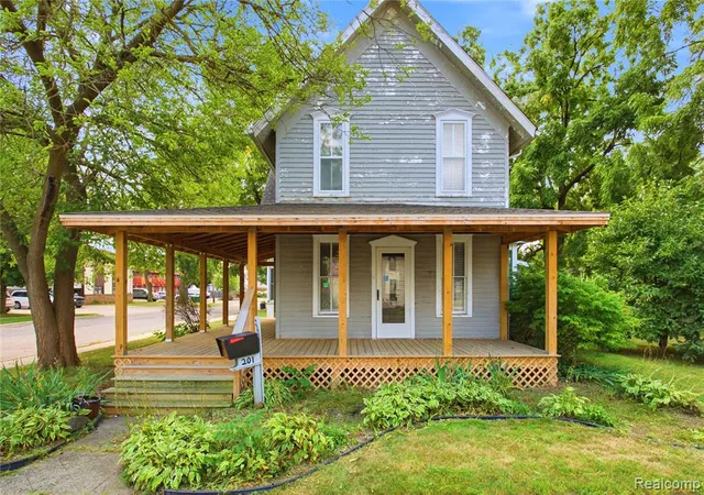 1st image of 201 W Liberty St, South Lyon, MI 48178 1338 | MLS# 61023392