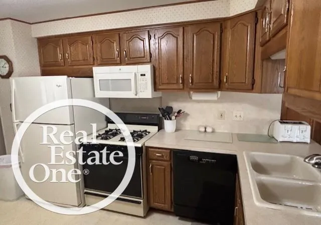 4th image of 22943 Masonic Blvd, Saint Clair Shores, MI 48082 | MLS# 50202533