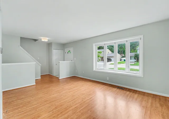 2nd image of 23425 Barfield St, Farmington Hills, MI 48336 | MLS# 50213024