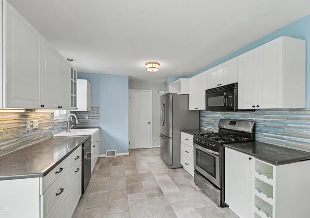 5th image of 23425 Barfield St, Farmington Hills, MI 48336 | MLS# 50213024